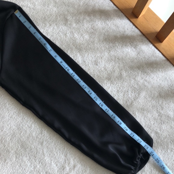 Boohoo asymmetrical one shoulder black satin blouse - Picture 10 of 11